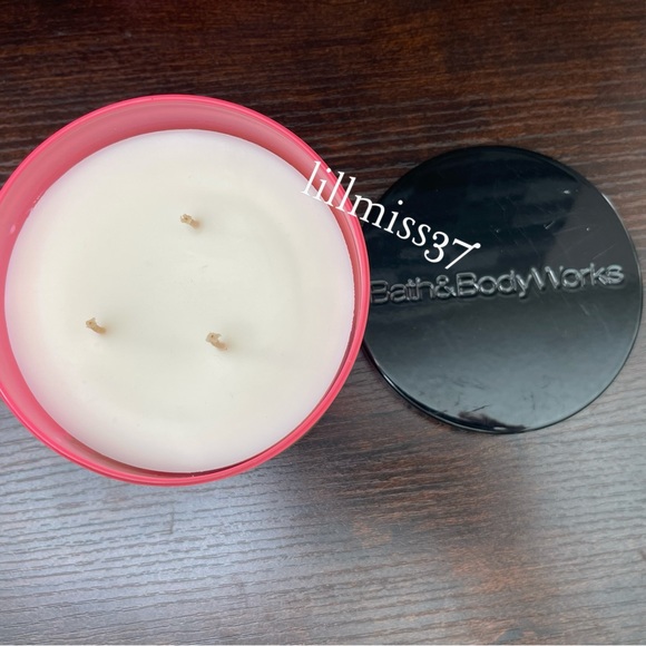 2X BRAND NEW BATH & BODY WORKS 3 WICK CANDLES WAIKIKI BEACH COCONUT PINEAPPLE CO - Picture 6 of 6